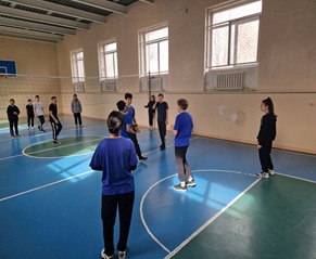 первенство школы по волейболу среди 7-8 классов