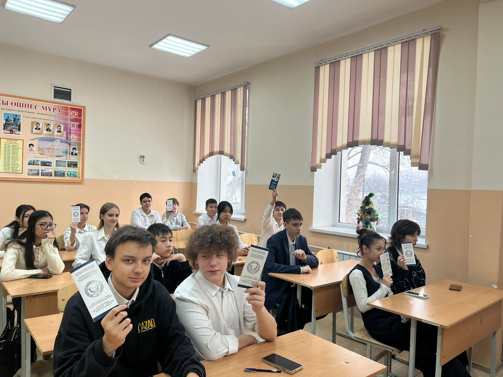 Қазақ-Халықаралық Қытай Тіл Колледжінің өкілдері 9-сынып оқушыларымен кездесті